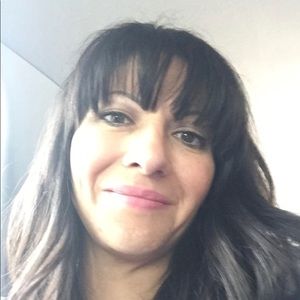 Meet your Posher, Nola